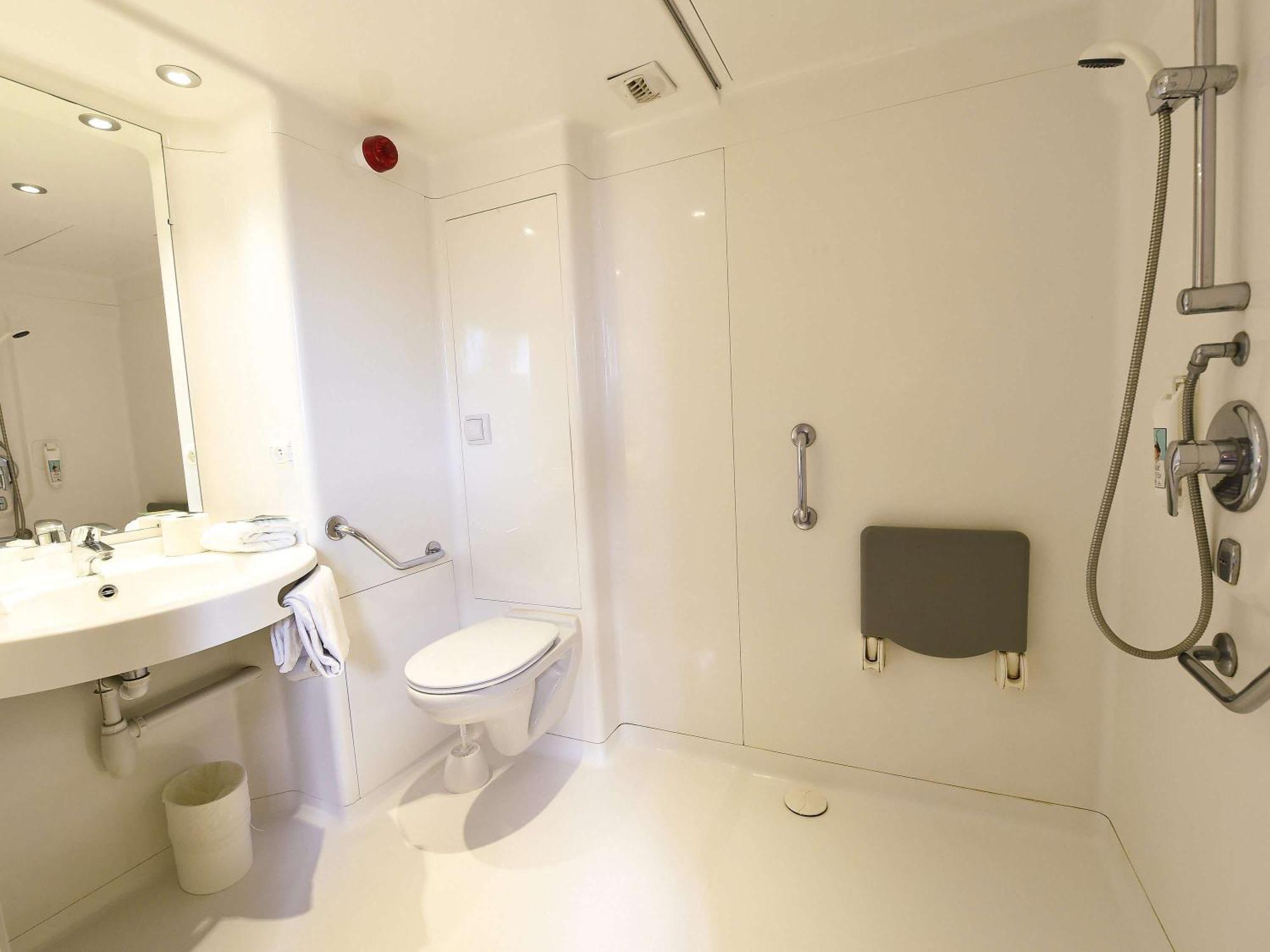 Ibis Budget Dijon Saint Apollinaire Exterior foto